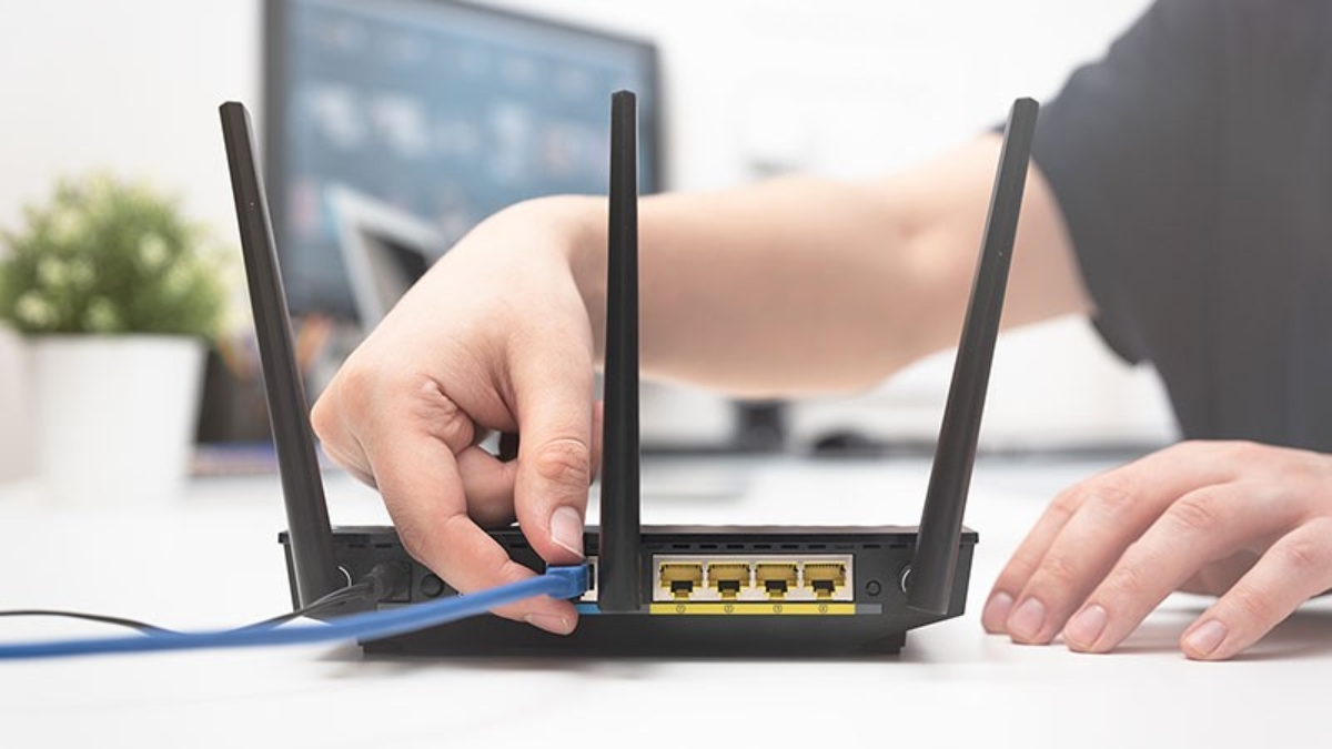 Router nên được kết nối với cổng WAN hay cổng LAN