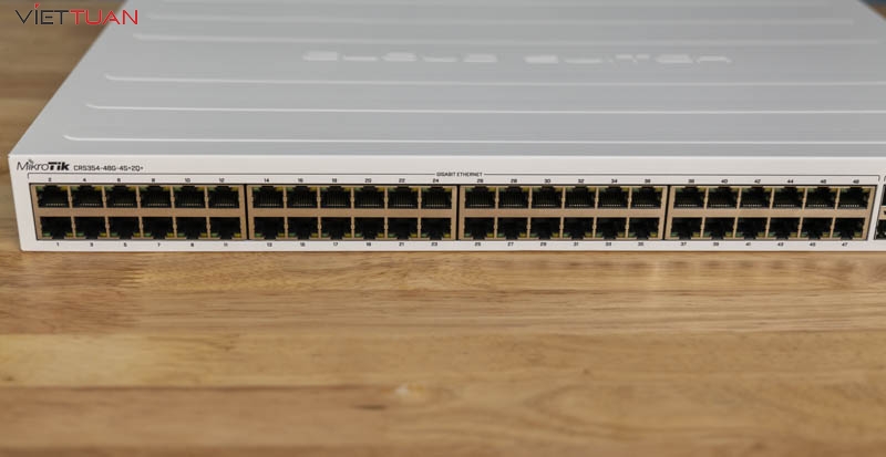 MikroTik CRS354-48P-4S+2Q+RM được trang bị tới 48 cổng Gigabit Ethernet PoE out hỗ trợ PoE passive