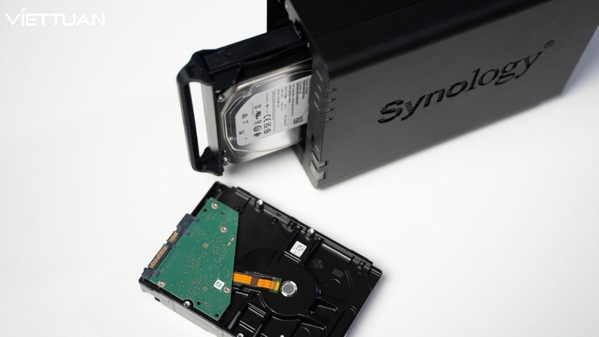 Ổ cứng HDD Synology HAT3300 6T áp dụng công nghệ ghi từ tính CMR