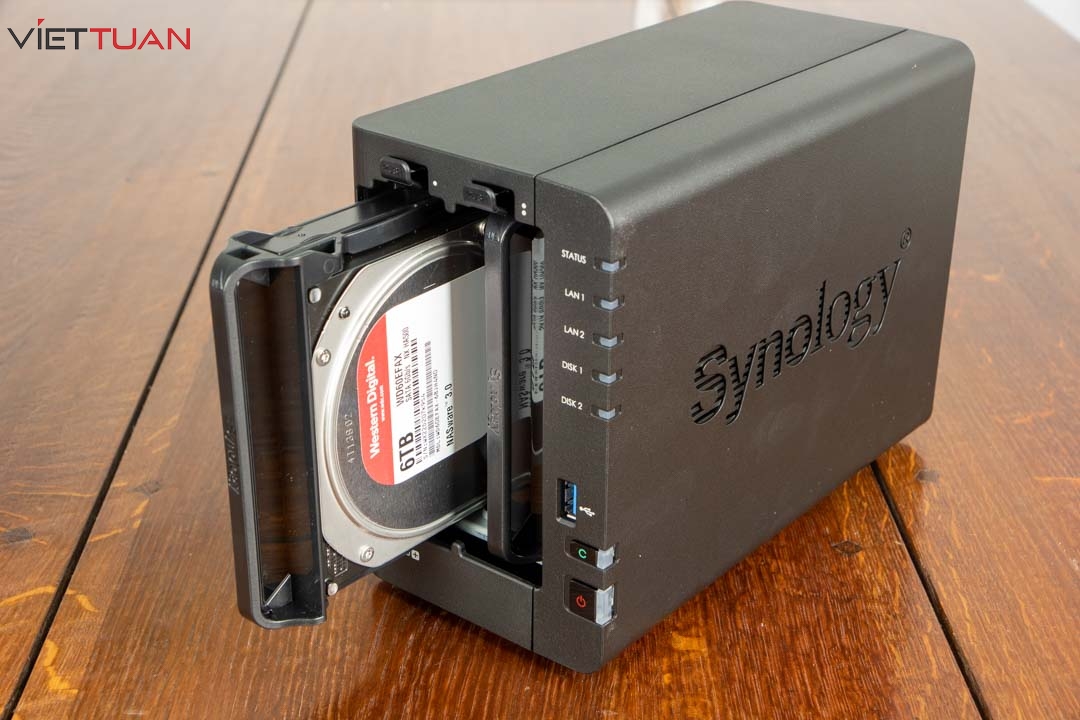Synology DS220+ là giải pháp lưu trữ kết nối mạng nhỏ gọn sử dụng quản lý dữ liệu và các ứng dụng đa phương tiện mạnh mẽ